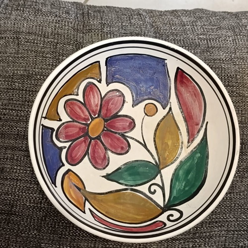 Vintage hand-painted plate, 18 cm diameter