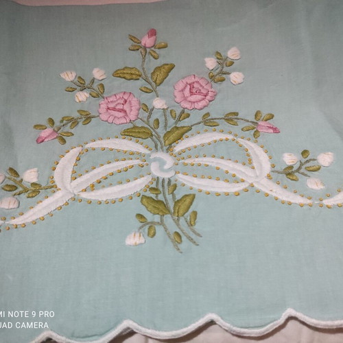 Hand-embroidered linen baby crib sheet, veraman color