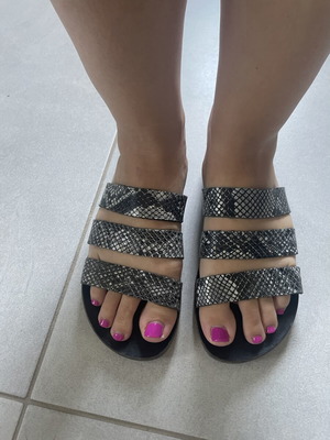 Handmade leather sandals in good condition, size 37, black and white