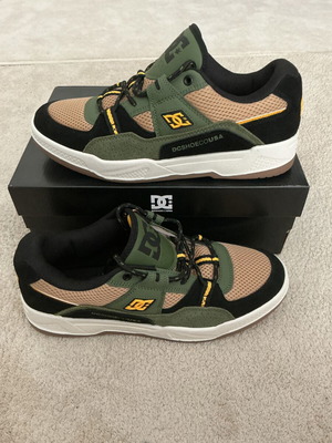 DC Sneakers size 44.5, green