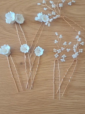 Ceramic hair clips with flowers and fake pearls new, ideal for brides