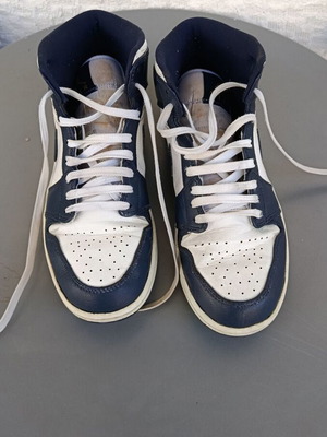 Nike Air Jordan Mid Obsidian men's sneakers size 43 white/blue like new