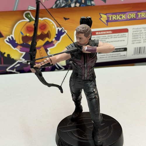 Hawkeye figure from Marvel universe like new