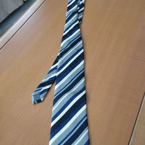 Te di hua lun silk men's tie new in box, navy blue stripes
