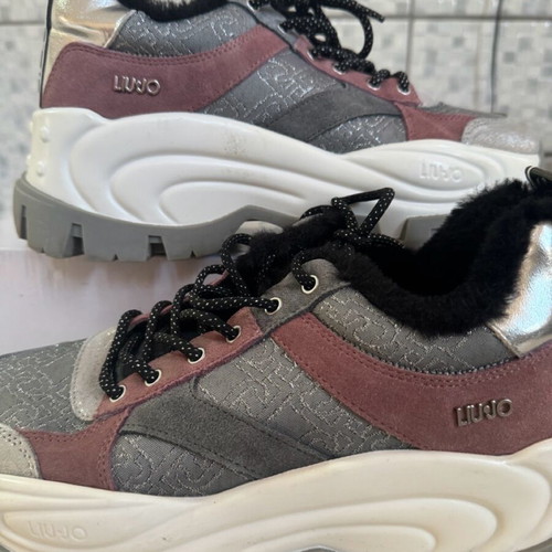Liu Jo sneakers grey like new with fur lining and double sole size 37