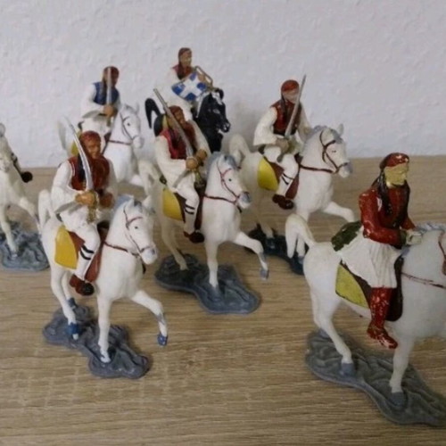 Athena figures used, 7 Evzones horsemen