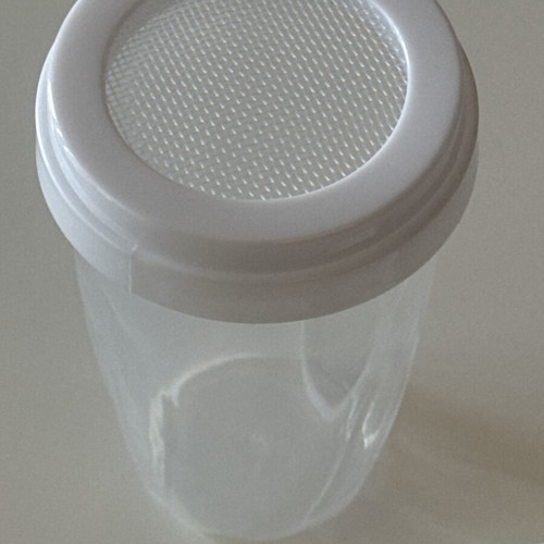 Container with sieve for flour or powdered sugar new
