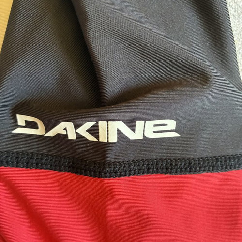 Dakine Kids UPF 50+ Long Sleeve Rash Guard Swim Shirt Large (10-14 Y)