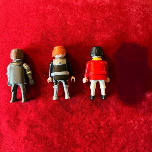 Playmobil 3 figures used, pack