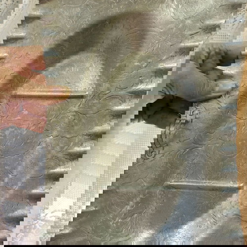 Винтидж алуминиев поднос с дръжки употребяван, релефни флорални плодове Motiltheartlyons