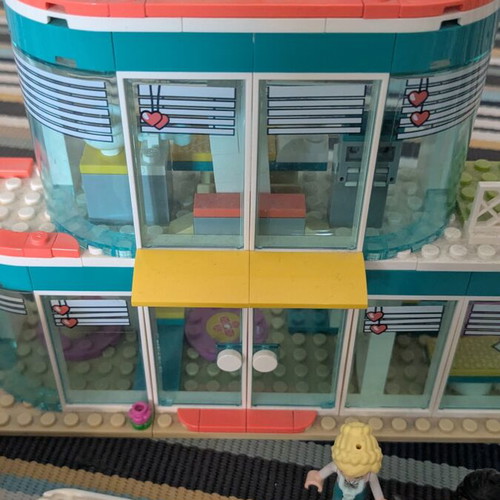 LEGO Friends hospital with ambulance, stretcher & 2 figures