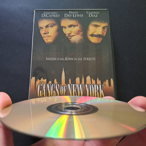 Gangs of New York Double DVD like new with English audio and subtitles
