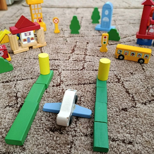 Wooden colorful blocks like new, 97-100 pieces with vehicles