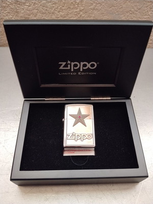 Zippo Star Limited Edition lighter 2005 used with wooden case