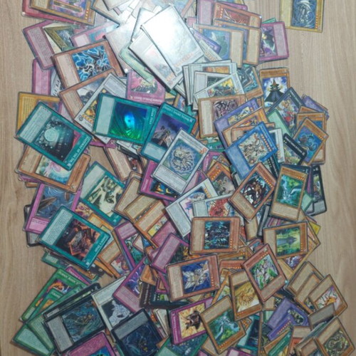 Yu-Gi-Oh trading card game 300+ cards, like new