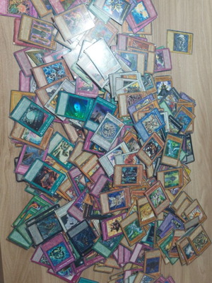 Yu-Gi-Oh trading card game 300+ cards, like new