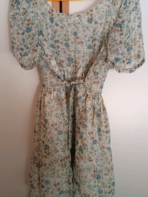 Dress used size M romantic with waist tie