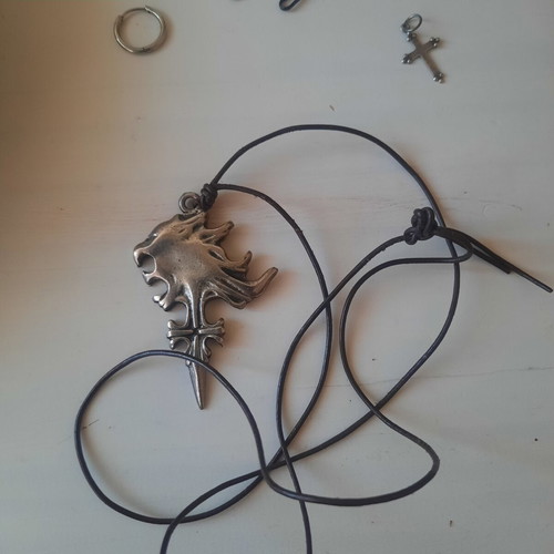 Pendant with Lion Symbol used from FFVIII