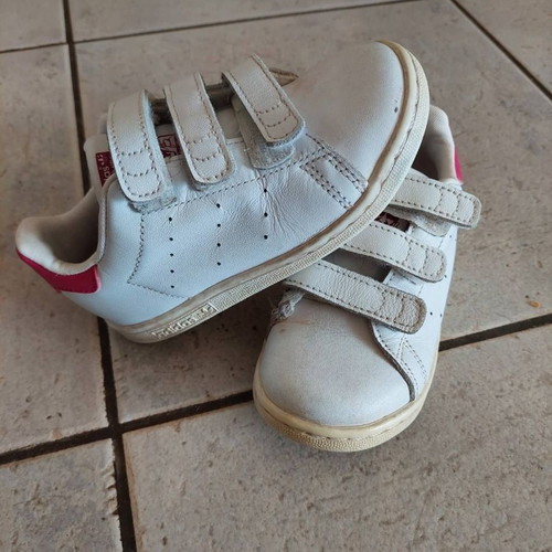 Adidas Stan Smith kids athletic shoes used, size 26, white