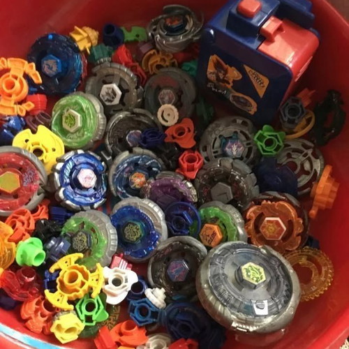 Beyblade Metal Fusion collection like new, 66+ pieces with accessories