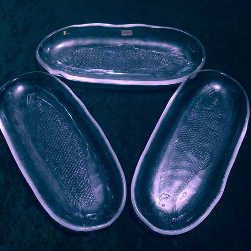 Three oval Kosta Boda Party Marina plates by Goran Warff like new