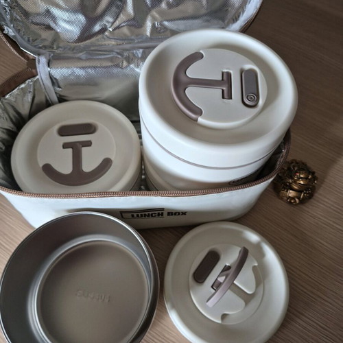 Lunch Box food storage container set 4 pieces new