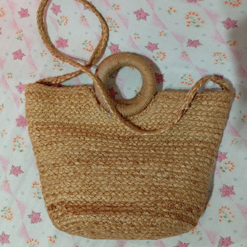 Zara straw shoulder bag like new, beige