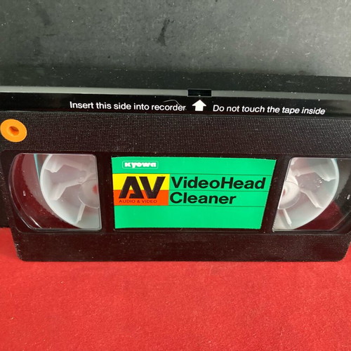Video head cleaner cassette used