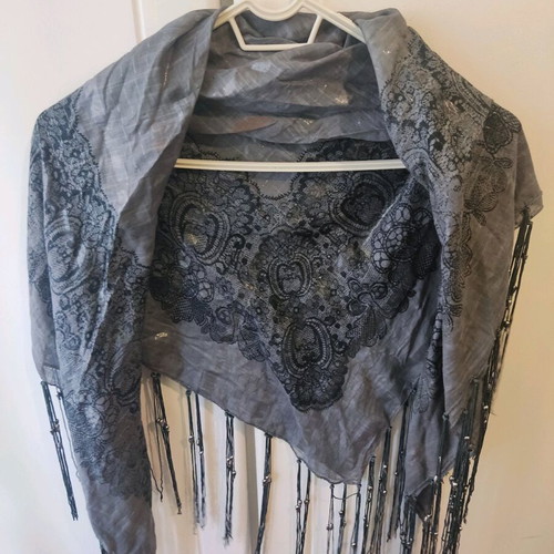 Scarf like new