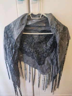 Scarf like new