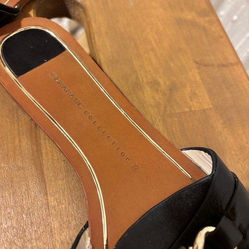 Zara black leather sandals with gold chain like new, size 35