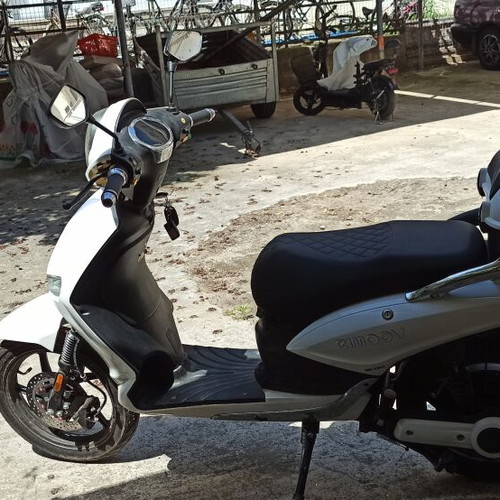 E-MOOV LTL-1 Electric Scooter like new, 48V20Ah battery, no license