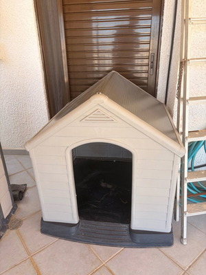 Dog House Large Plastic like new
