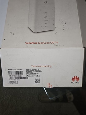 Huawei 4G modem router like new with strong antenna for indoor use