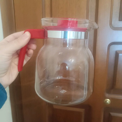 German glass heat-resistant jug used 1L with red handle