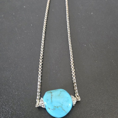 Metal chain necklace with turquoise stone like new