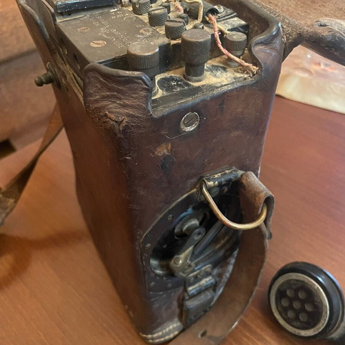 Signal Corps U.S. Army Field Telephone EE-8-B used, collectible