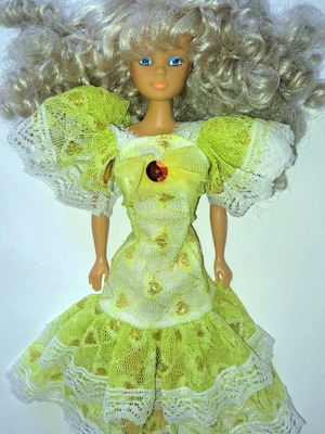 Steffie Love 90s doll like new