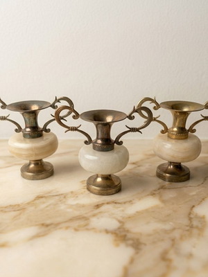 Decorative amphorae like new, set of 3, brass and onyx