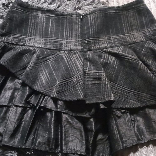Branded skirt like new with great design size S/M