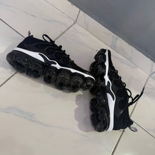 Nike Air VaporMax Plus size 44 like new, black-white