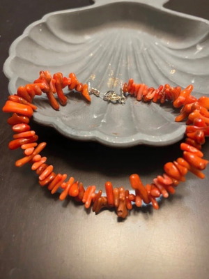 Coral bracelet new, red
