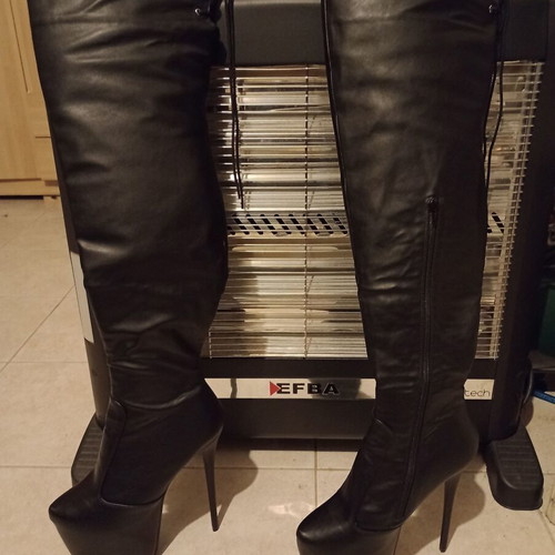 Pleaser Jubilant 3007 USA boots size 41 new with box black