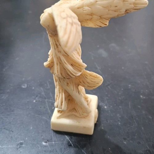 Vintage Nike of Samothrace statue made of resin like new