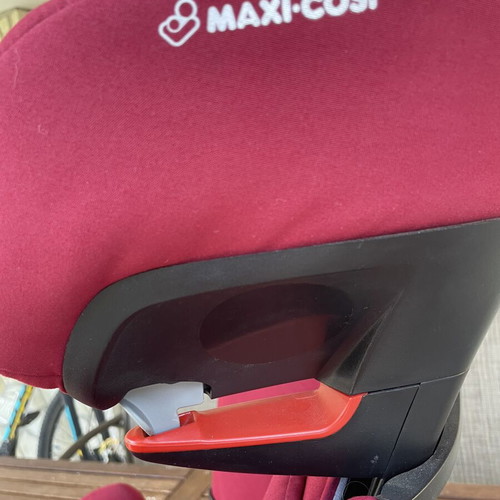Maxi Cosi Rodifix car seat red like new with Isofix bases