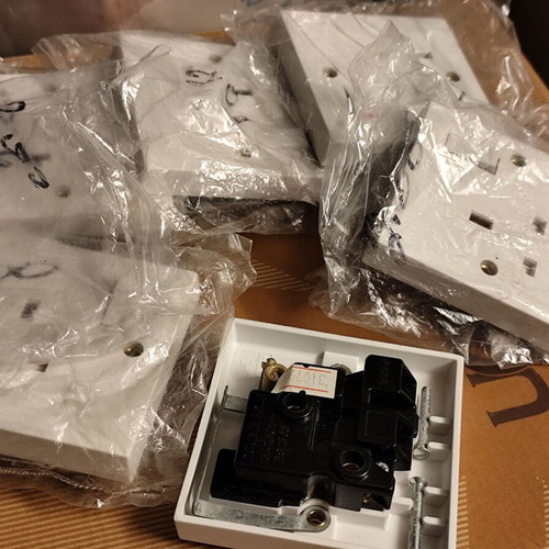 SVG single flush sockets white new, set of 6 pieces