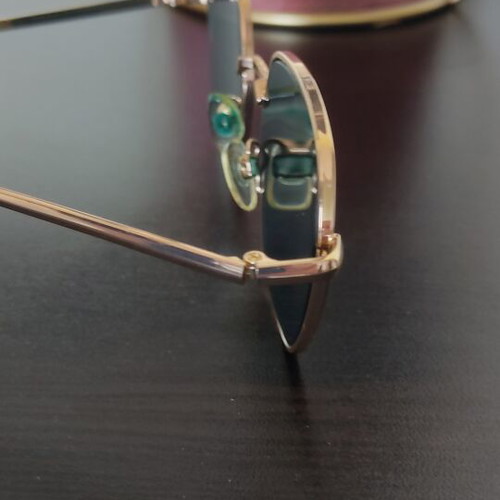 Sunglasses like new, black and gold