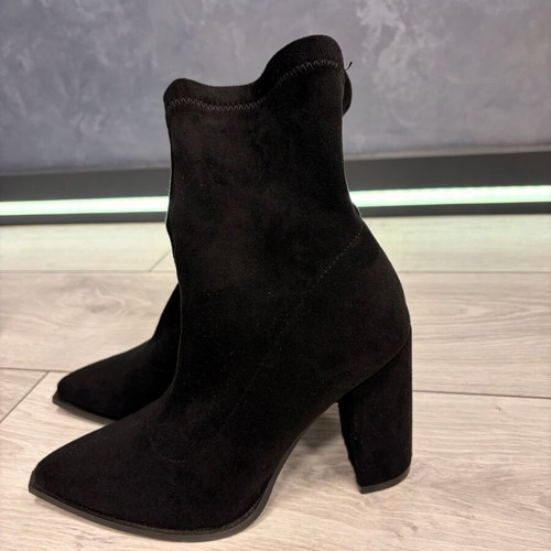 Women's black boots like new, size 37