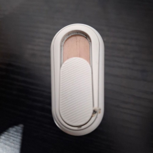 Glo Hyper white used tobacco heating device
