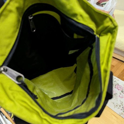 Eastpak shoulder bag green like new